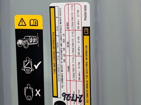 Used 2023 Jeep Wrangler Unlimited w/ Cold Weather Group image 7