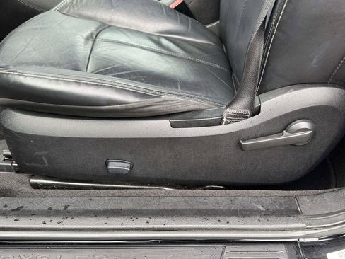 Used 2011 Chrysler 200 Limited FWD image 30