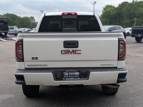Used 2018 GMC Sierra 1500 Denali w/ Denali Ultimate Package AWD/4WD image 8