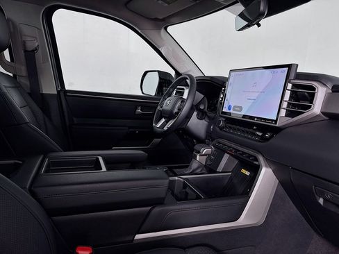 Used 2024 Toyota Tundra Limited image 37