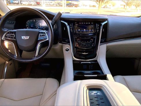 Used 2017 Cadillac Escalade Premium Luxury image 15