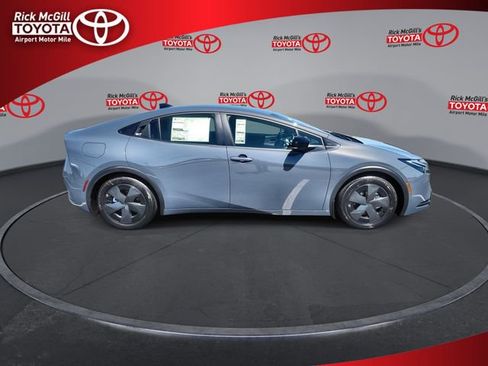 New 2026 Toyota Prius Plug-In Hybrid FWD image 9
