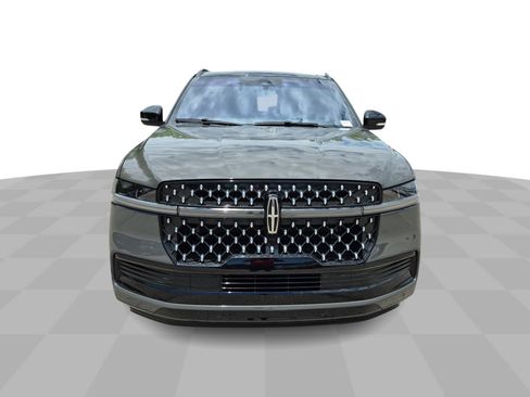 Used 2025 Lincoln Navigator Black Label AWD/4WD image 3
