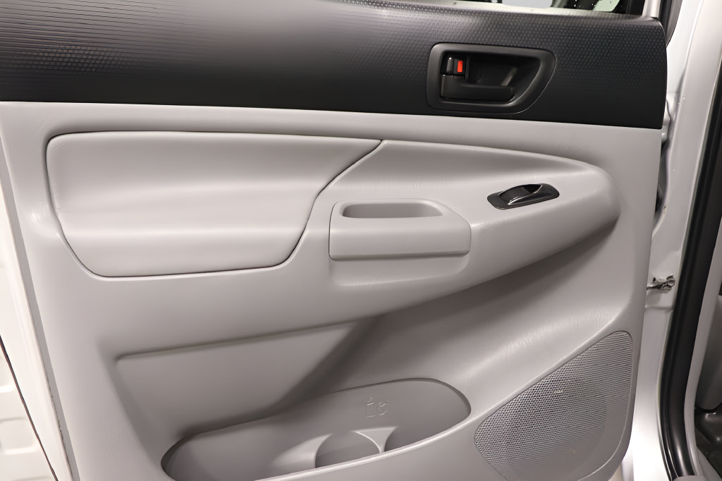 Used 2013 Toyota Tacoma 4x4 Double Cab w/ TRD Sport Pkg image 18