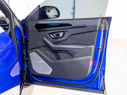 Used 2022 Lamborghini Urus image 26