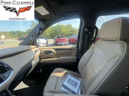 Used 2023 Chevrolet Tahoe Premier AWD/4WD image 11