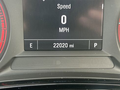 Used 2024 Chevrolet Trax RS image 24