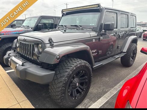 Used 2016 Jeep Wrangler Unlimited Sahara w/ Connectivity Group AWD/4WD image 3