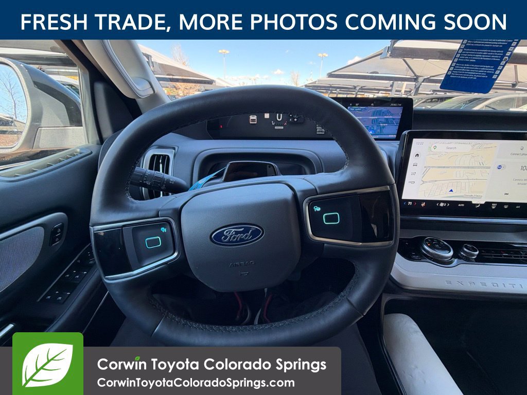 Used 2025 Ford Expedition Active AWD/4WD image 13