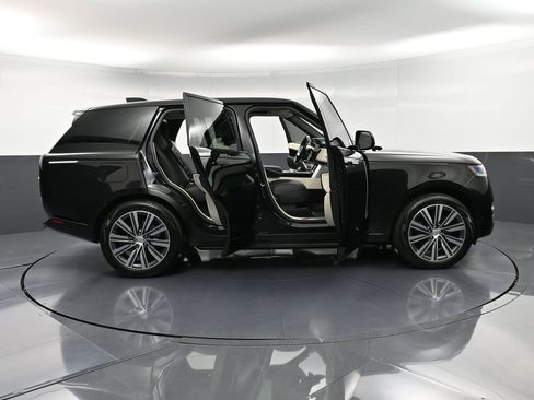 Used 2023 Land Rover Range Rover Autobiography image 40