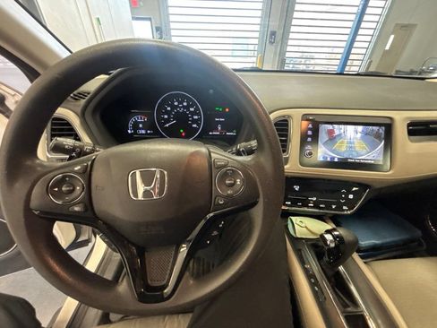 Used 2019 Honda HR-V EX image 5