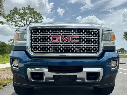 Used 2015 GMC Sierra 2500 Denali w/ Duramax Plus Package AWD/4WD image 2