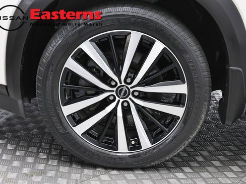 Used 2023 Nissan Pathfinder Platinum AWD/4WD image 34