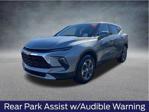 Used 2023 Chevrolet Blazer LT w/ Driver Confidence Package image 8