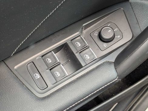 Used 2022 Volkswagen Tiguan SEL R-Line AWD/4WD image 34