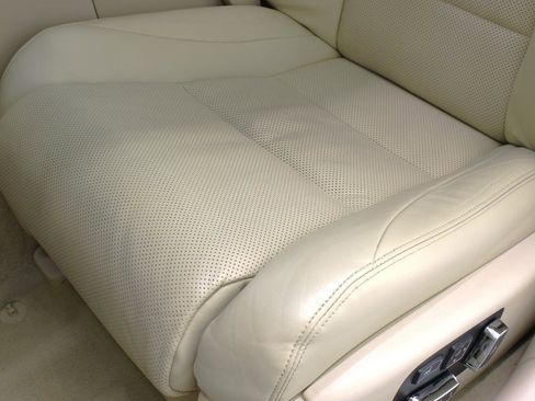 Used 2016 Lexus LS 460 w/ Comfort Package image 35