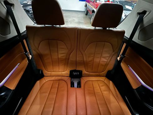 Used 2019 BMW X7 xDrive40i w/ Parking Assistance Package AWD/4WD image 13