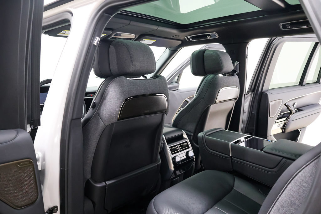 Used 2025 Land Rover Range Rover SV AWD/4WD image 42