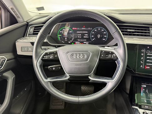 Used 2021 Audi e-tron Premium w/ Convenience Plus Package image 18