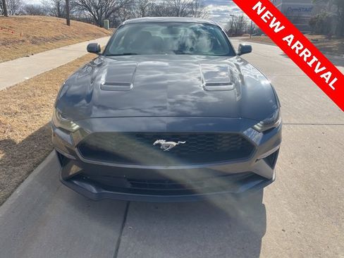 Used 2018 Ford Mustang Coupe w/ Equipment Group 101A image 7
