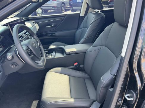 Used 2025 Lexus ES 300h w/ Premium Package FWD image 18