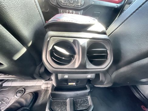 Used 2023 Jeep Wrangler Unlimited Rubicon w/ Cold Weather Group image 21