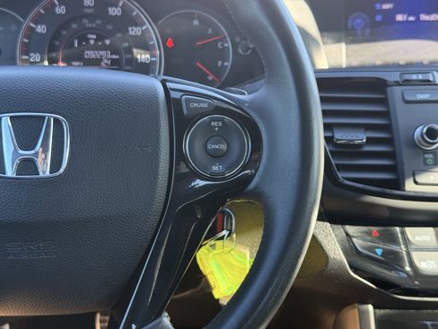 Used 2017 Honda Accord Sport image 23