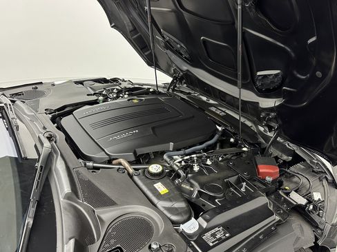 Used 2021 Jaguar F-TYPE Coupe image 34