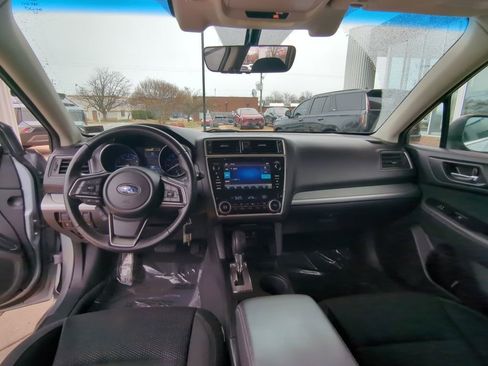 Used 2019 Subaru Outback 2.5i Premium image 13