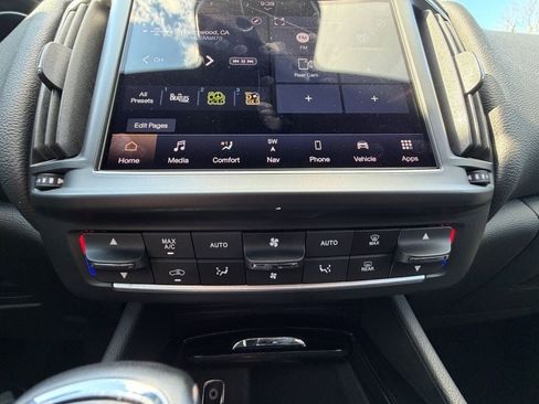 Used 2022 Maserati Levante Modena image 19