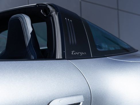 Used 2025 Porsche 911 Targa 4 GTS image 17