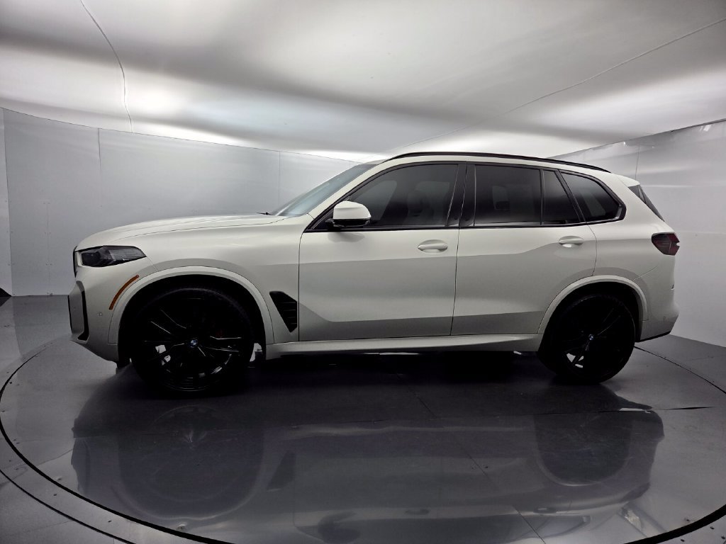 Used 2024 BMW X5 xDrive40i w/ M Sport Package AWD/4WD image 7
