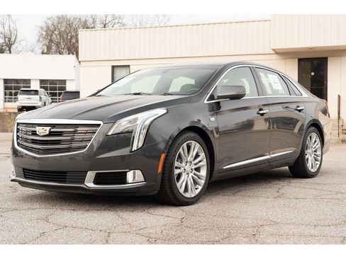 Used 2019 Cadillac XTS Luxury image 3