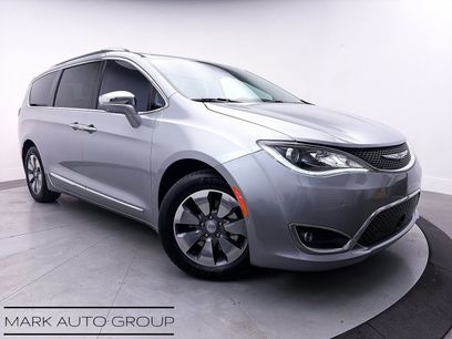 Used 2020 Chrysler Pacifica Limited w/ Advanced Safetytec Group