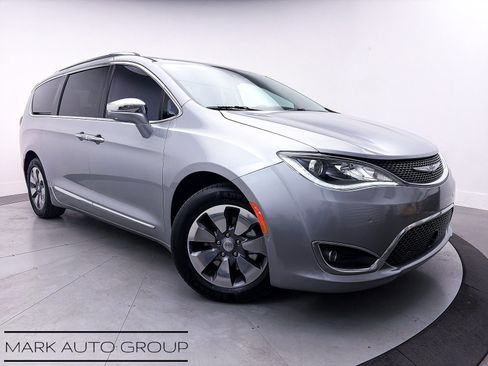 Used 2020 Chrysler Pacifica Limited w/ Advanced Safetytec Group image 1