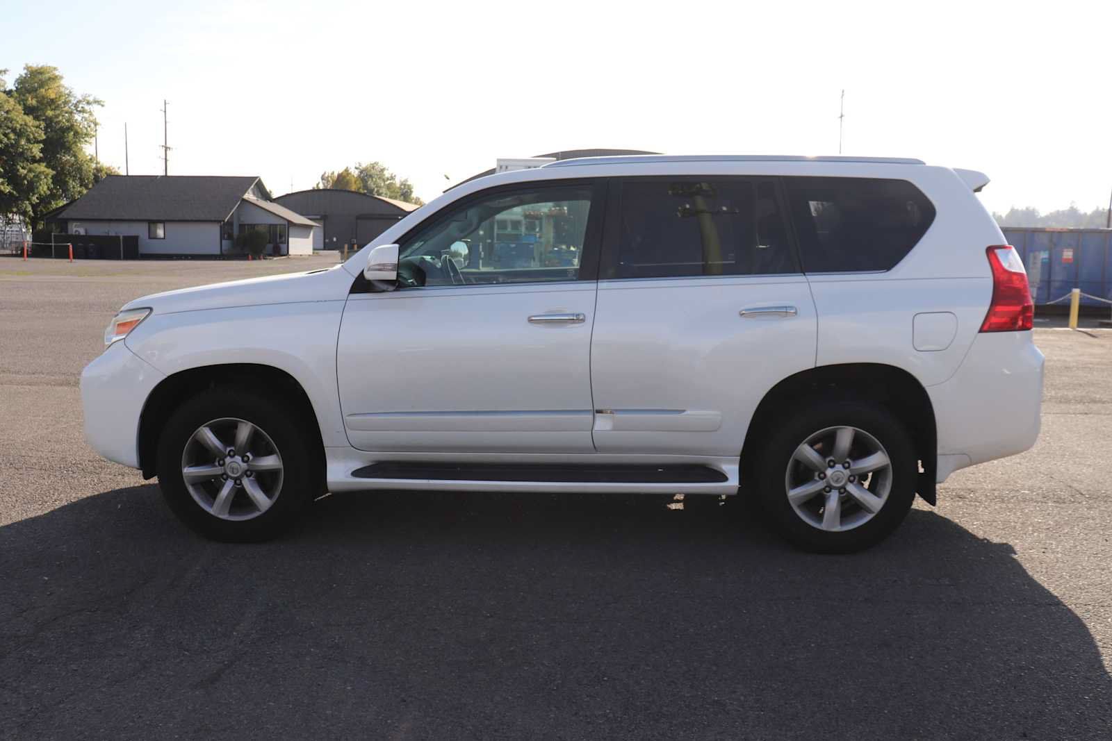 Used 2013 Lexus GX 460 w/ Convenience Pkg AWD/4WD image 8