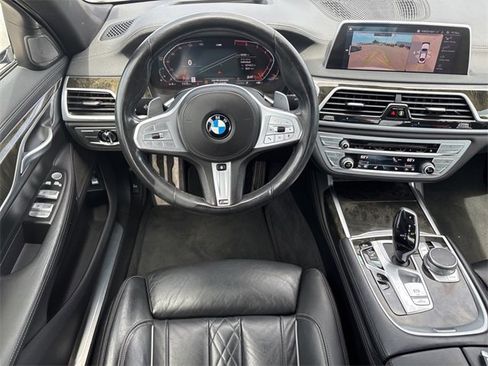 Used 2020 BMW 750i xDrive w/ M Sport Package image 11