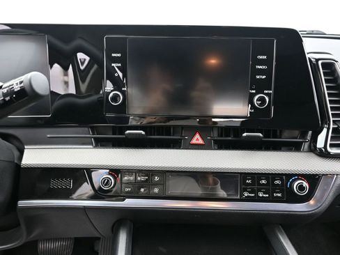 Used 2023 Kia Sportage LX image 21