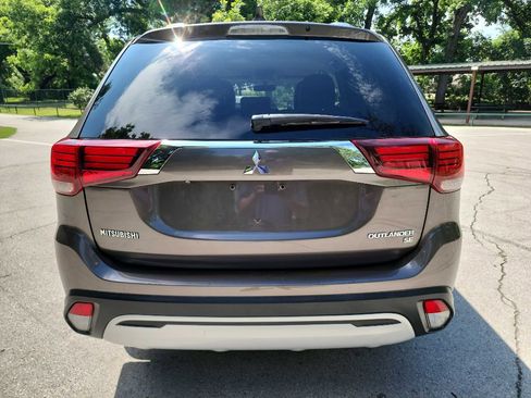 Used 2019 Mitsubishi Outlander SE FWD image 6