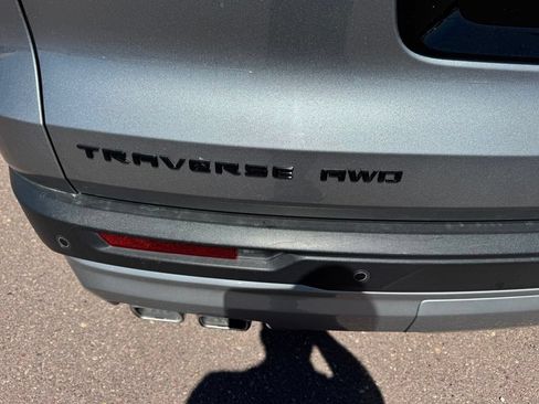 Used 2025 Chevrolet Traverse Z71 AWD/4WD image 36