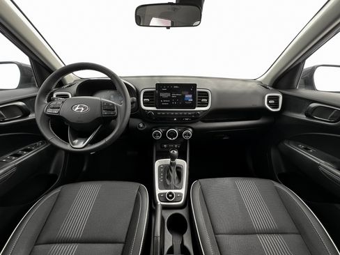 New 2025 Hyundai Venue Limited image 13