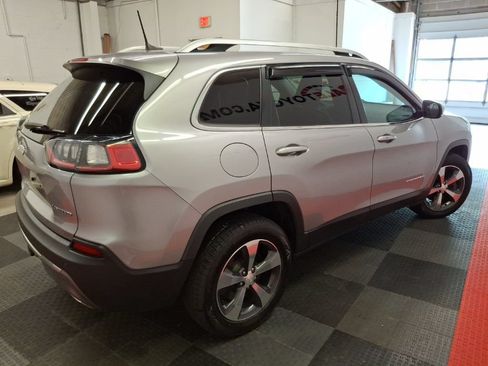 Used 2019 Jeep Cherokee Limited w/ Trailer Tow Group AWD/4WD image 12