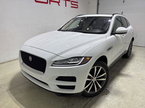 Used 2018 Jaguar F-PACE Prestige image 2