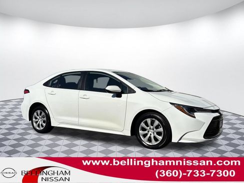 Used 2023 Toyota Corolla LE FWD image 1