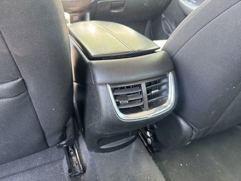 Used 2022 Chevrolet Malibu LT image 17