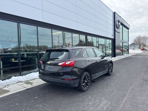 Used 2020 Chevrolet Equinox LS image 3