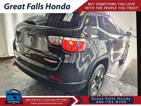 Used 2018 Jeep Compass Trailhawk w/ Leather Interior Group AWD/4WD image 3