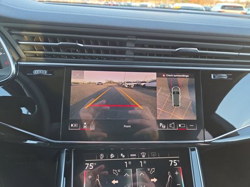 Used 2025 Audi Q8 Prestige w/ Prestige Package image 12