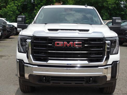 Used 2024 GMC Sierra 2500 Pro w/ Convenience Package image 5