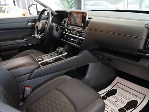 Used 2022 Nissan Pathfinder SV AWD/4WD image 42